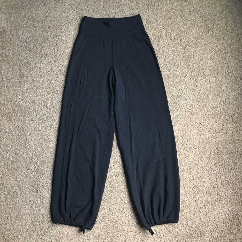 Lululemon Sit In Stillness Pant Sz 4 In Black - Picture 5 of 8